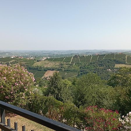 Casa Vacanza Il Colle Del Vento Calosso Екстериор снимка